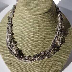 Women`s silver tone bead chain necklace.